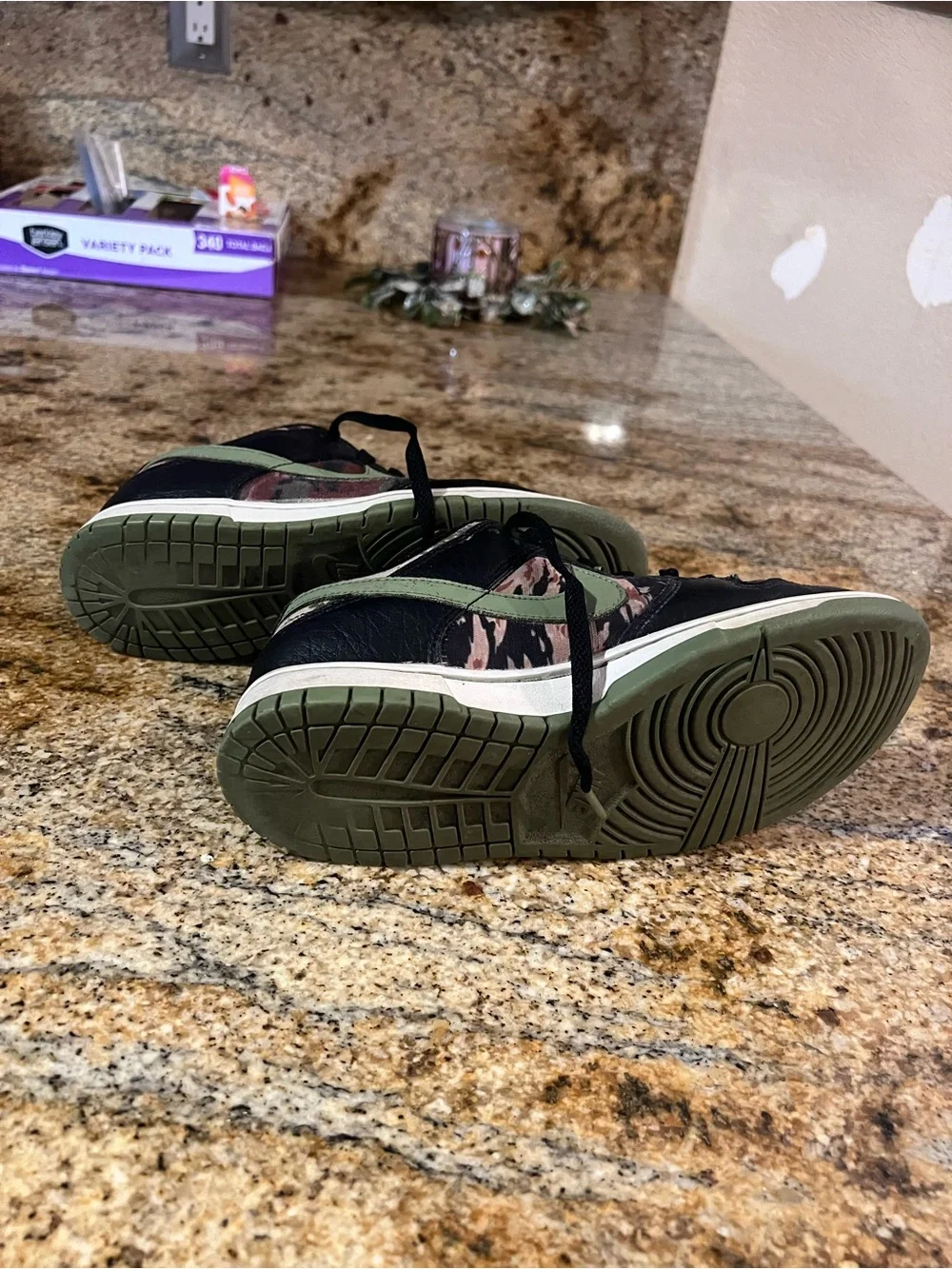 Nike Dunk Low SE Multi Camo Black Olive DB1909-001 GS Size 7.5 /Women 9